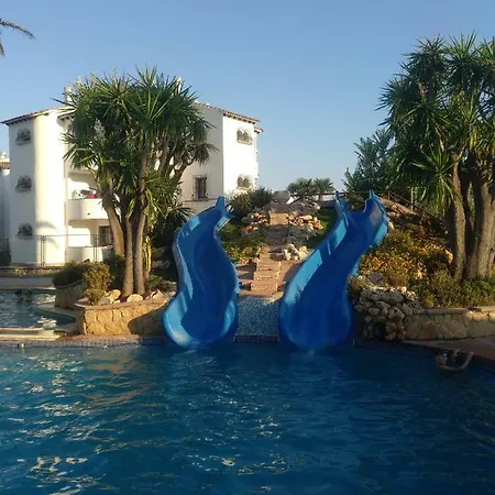 Estudio Torre-piscina Apartment